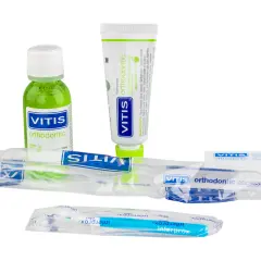 Zestaw VITIS orthodontic: płyn do płukania, pasta, szczoteczka i wosk. Idealny do higieny jamy ustnej z aparatem ortodontycznym.