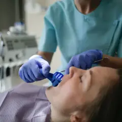 Wycisk zębów: Ile trwa? Bez bólu? Metody i czas oczekiwania