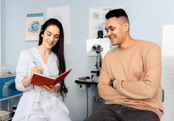 Dentysta po operacji zaćmy: Kiedy bezpiecznie wrócić na fotel?