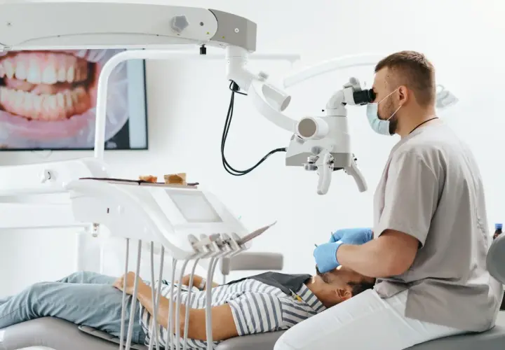 Dentysta i stomatolog to to samo? Wyjaśniamy raz na zawsze!