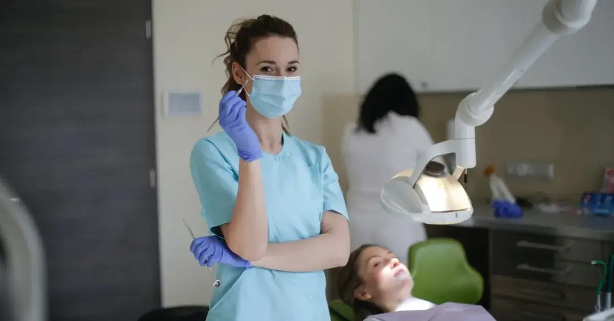 kiedy iść do dentysty z zapaleniem jamy ustnej