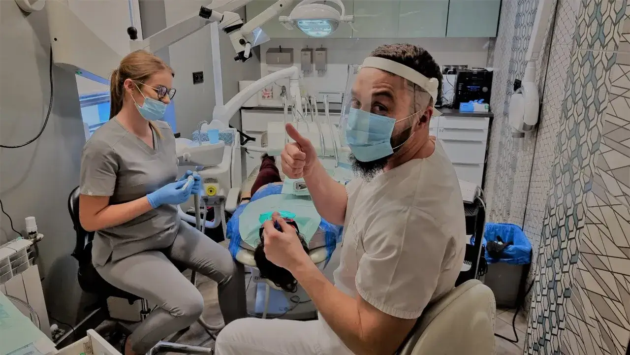 dentysta specjalista, ortodonta, implantolog, endodonta, chirurg stomatologiczny