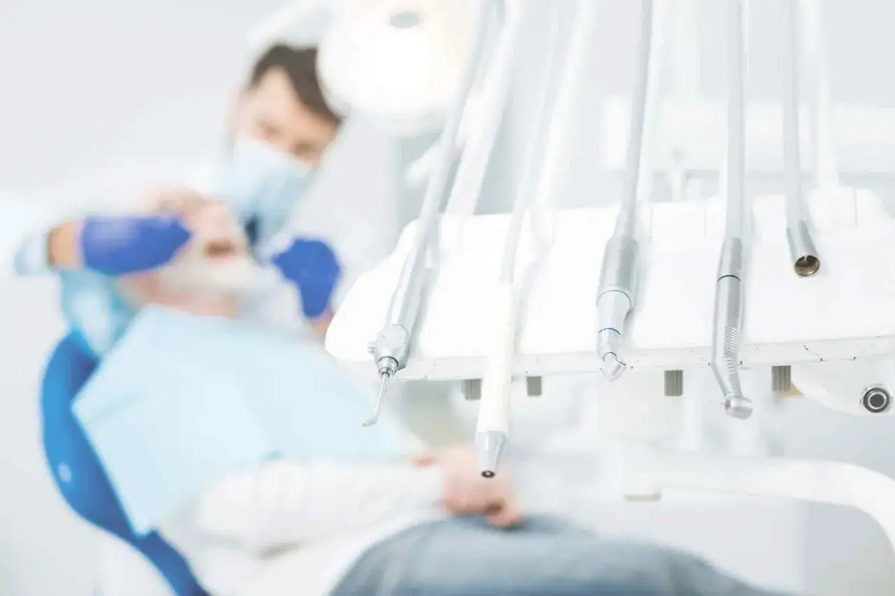 czynniki wpływające na ceny stomatologiczne
